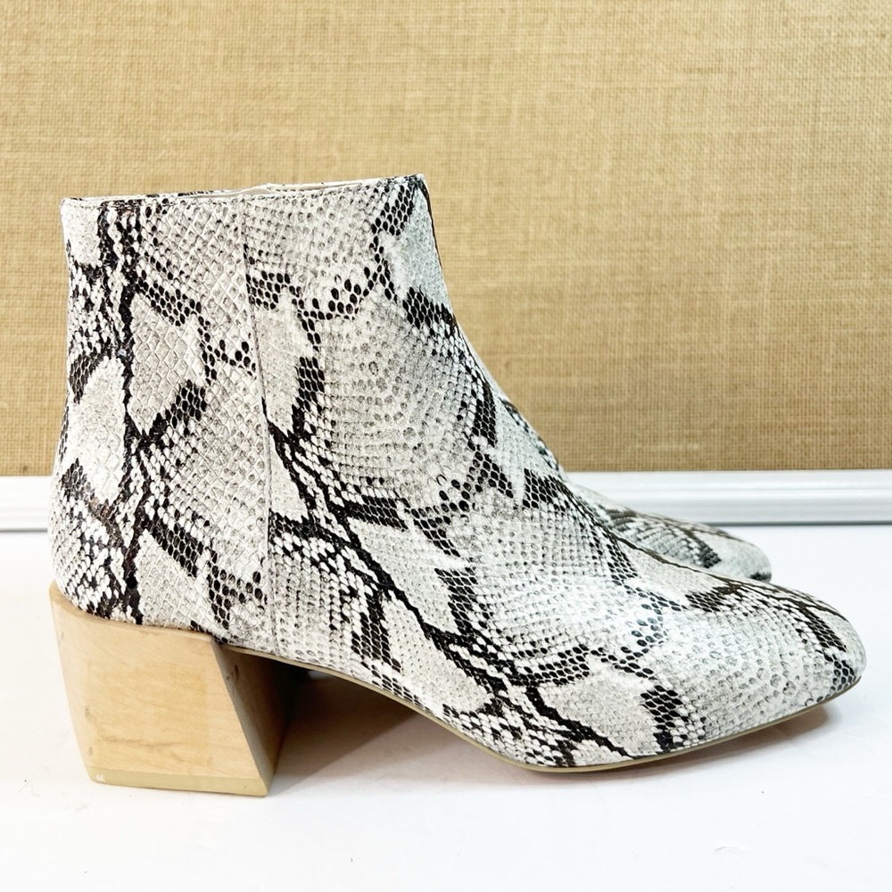NEW Imagine Vince Camuto Quiana Bootie Leather Snakeskin Design Size 7M